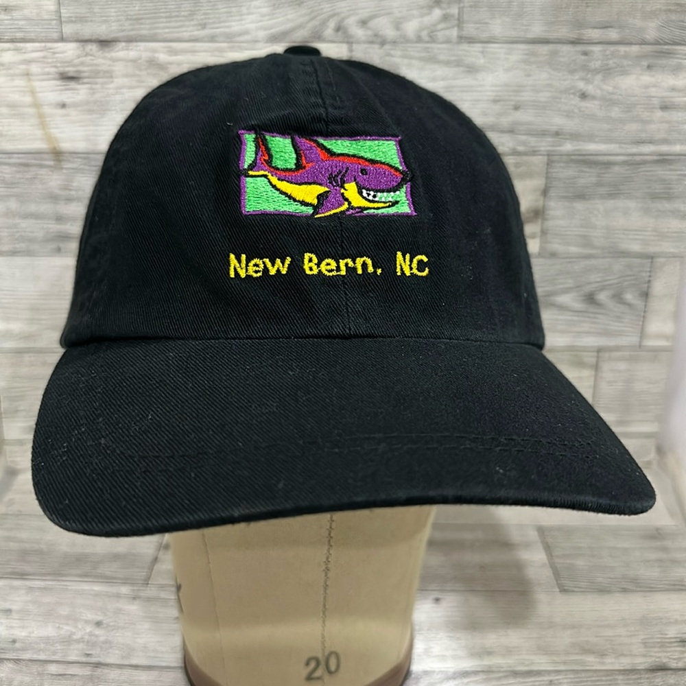New Bern North Carolina black fish baseball cap hat